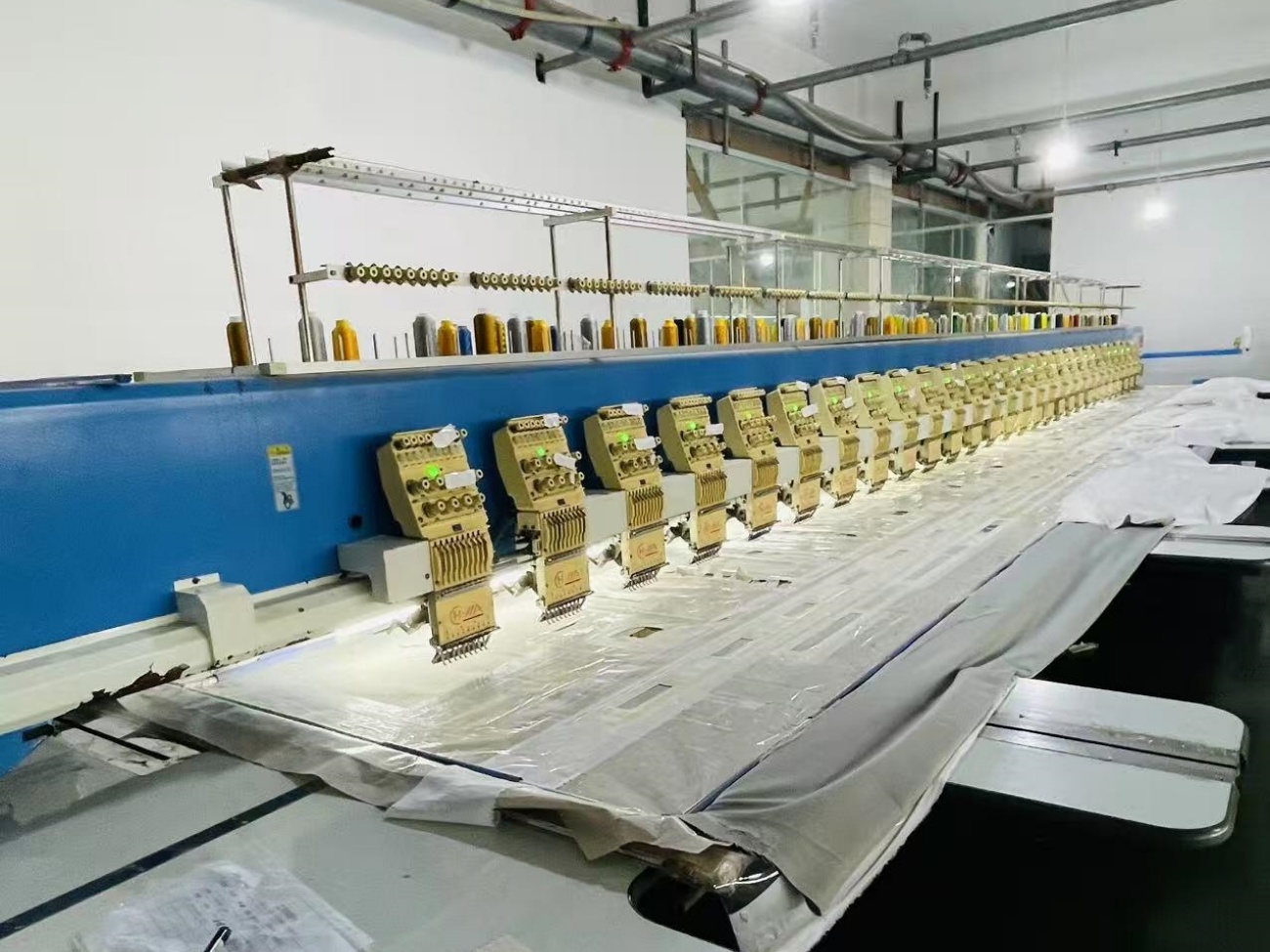 Multi Head Bathrobe Logo Embroidery Production Line