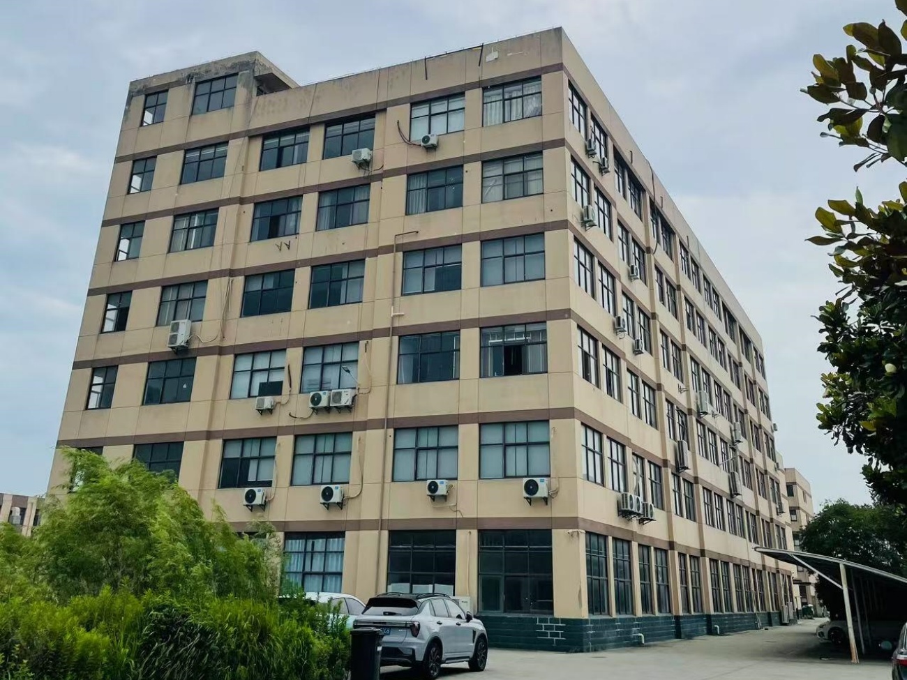 Robenexa Bathrobe Production Facility Exterior